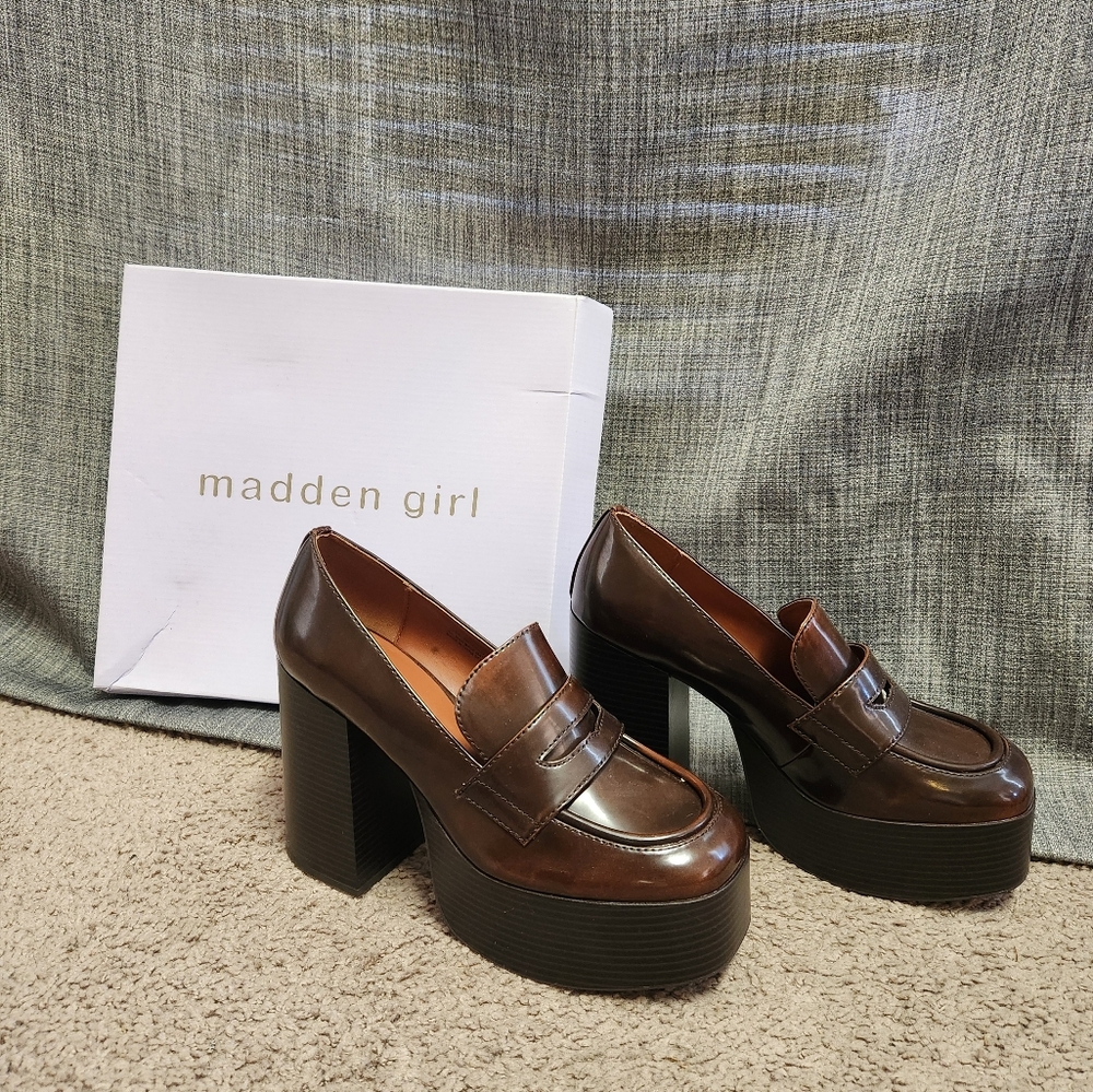Madden Girl Cherilyn Platform Loafers Size 9